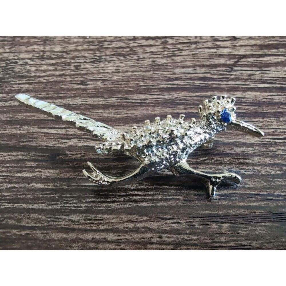 Vintage Silver Tone Textured Roadrunner Brooch Pin Blue Rhinestone Eye